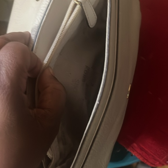 Michael Kors bag There are no call outs. Excellent used condition. - Picture 8 of 9